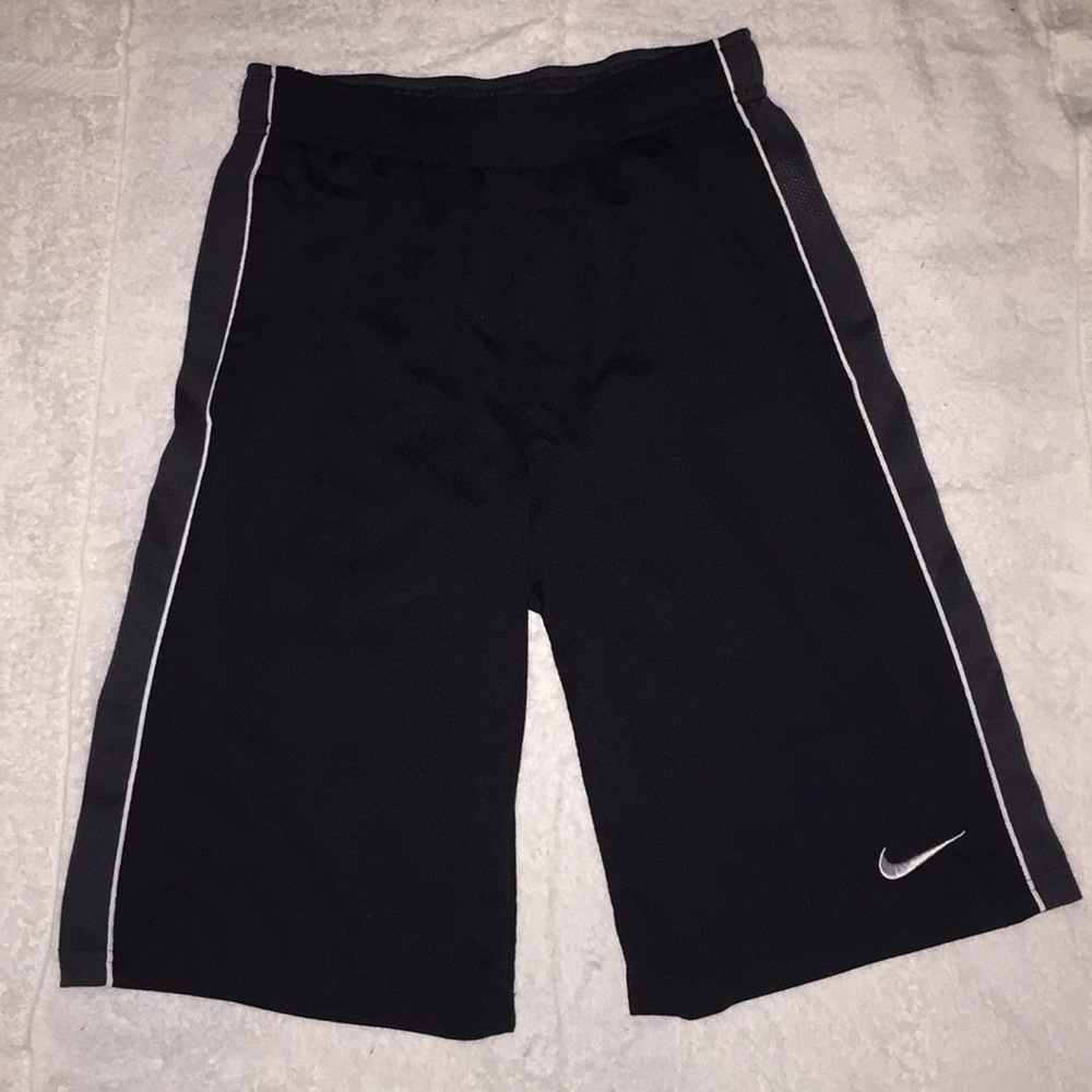 Nike dri-fit boys shorts, size L